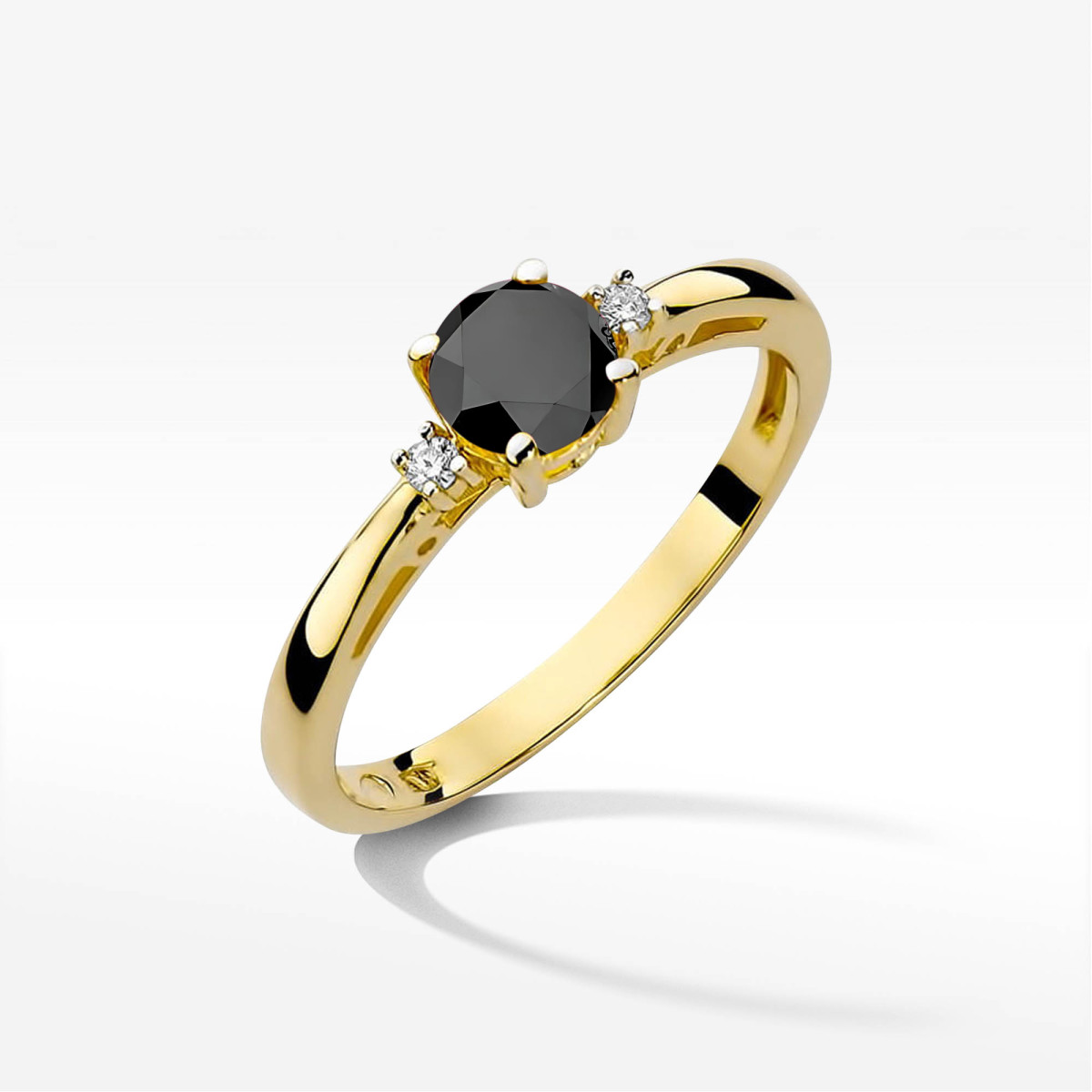 Pierścionek z żółtego złota z czarnym diamentem - próba 585 0,529CT PV-215.Z3.DIB.01