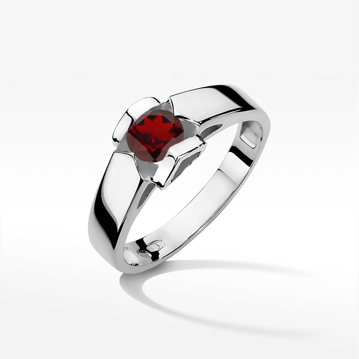 Pierścionek z białego złota z granatem - próba 585 0,60CT w0320.B3.GAR.09