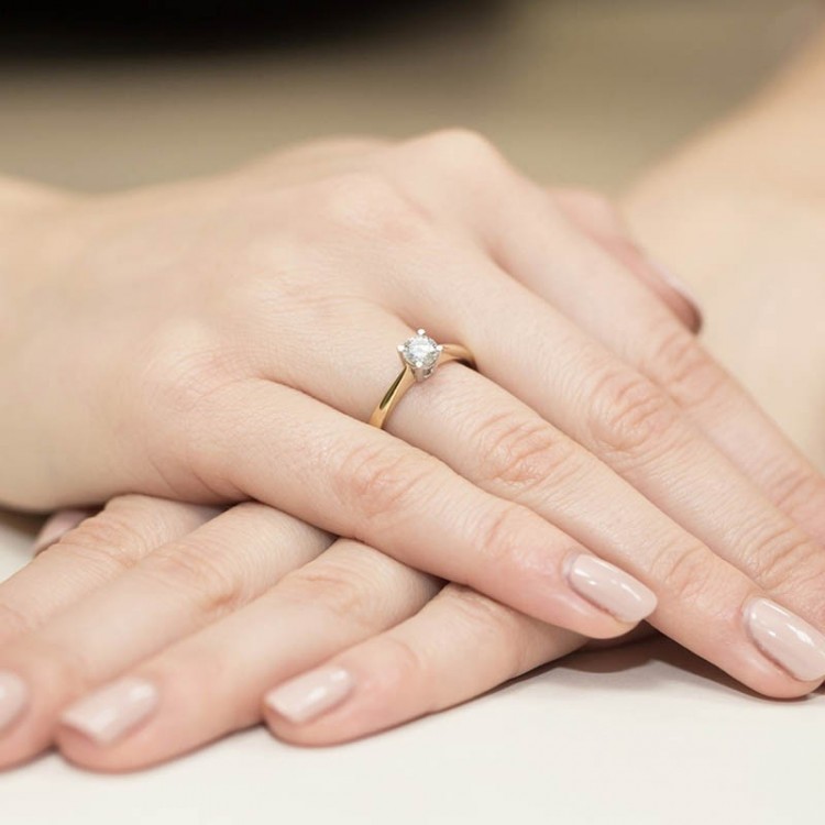 Pierścionek z białego złota z diamentem - próba 585 0,50CT W-404B