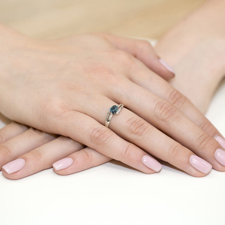 Pierścionek PV-072 Topaz London Blue 0,50ct białe złoto