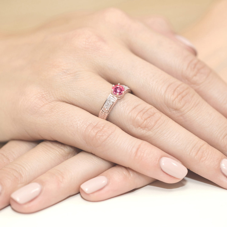 Pierścionek z różowego złota z topazem różowym - próba 585 0,68CT PV-111.R3.TOP.01