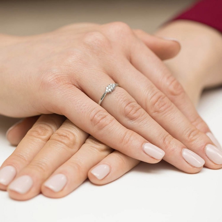 Pierścionek z żółtego złota z diamentami  - próba 585 0,12CT W-427A