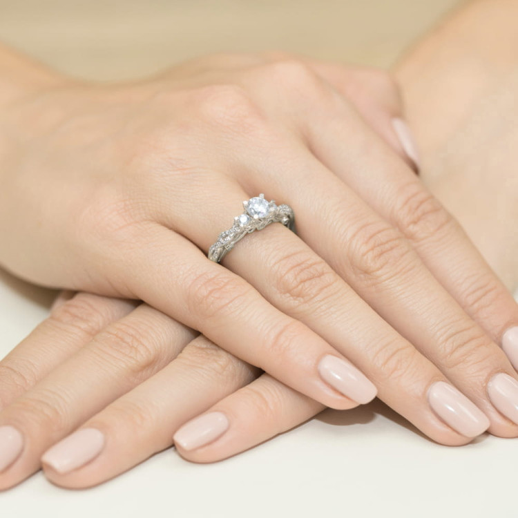 Pierścionek W0023 Diament 0,70ct białe złoto