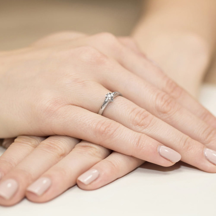 Pierścionek W0088 Diament 0,05ct białe złoto