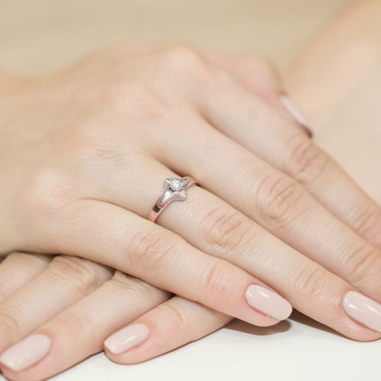 Pierścionek W0155 Diament 0,12ct różowe złoto