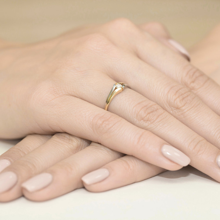 Pierścionek W0207 Diament 0,08ct żółte złoto