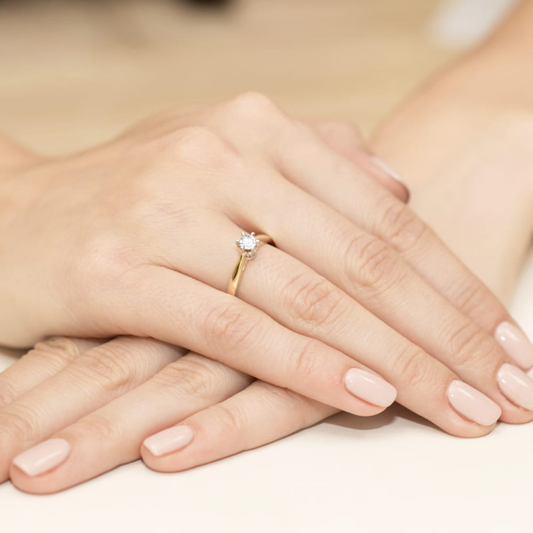 Pierścionek W0234 Diament 0,30ct żółte złoto
