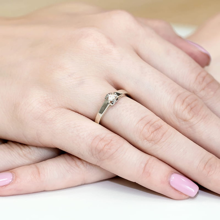Pierścionek W0320 Diament 0,04ct białe złoto