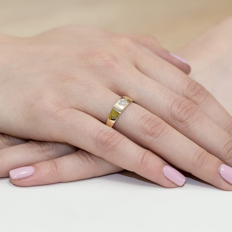 Pierścionek z różowego złota z diamentami - próba 585 0,03CT PV-042C