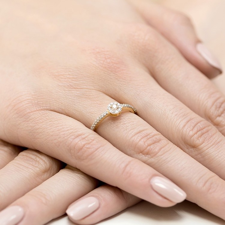 Pierścionek z białego złota z diamentami  - próba 585 0,19CT PV-048B