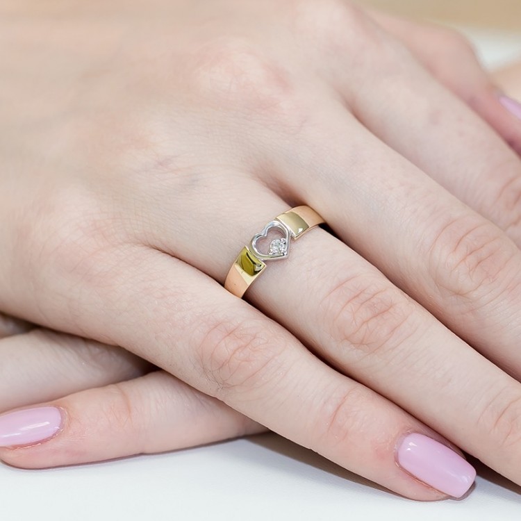 Pierścionek z różowego złota z diamentem - próba 585 0,04CT PV-049C