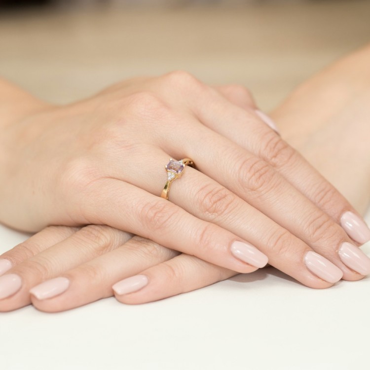 Pierścionek z żółtego złota z ametystem - próba 585 0,53CT PV-139AAM