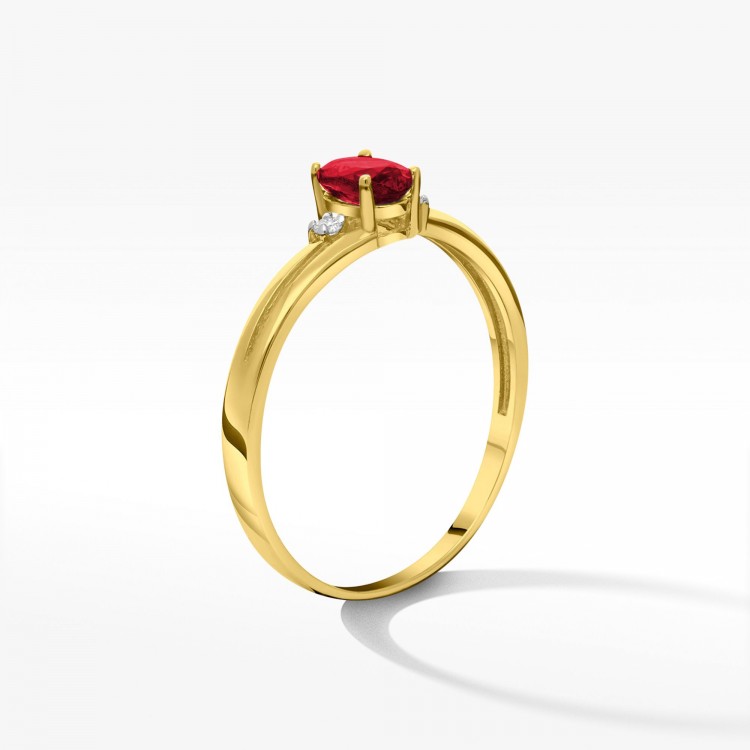 Złoty pierścionek z rubinem i brylantami