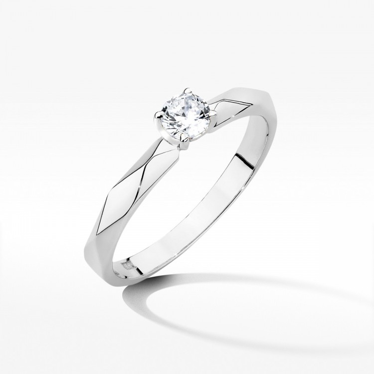 Pierścionek z białego złota z diamentem - próba 585 0,15CT W-484B 0.15ct