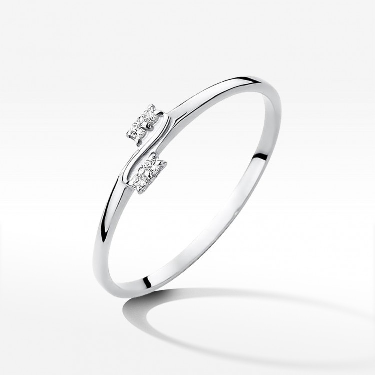 Pierścionek z białego złota z diamentami  - próba 585 0,03CT W-505B