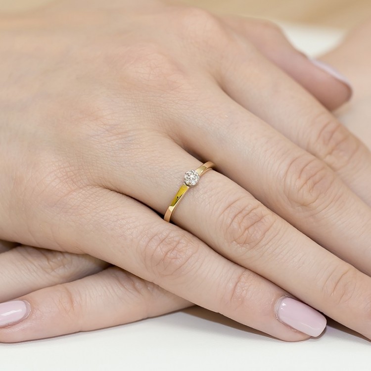 Pierścionek z różowego złota z diamentami - próba 585 0,04CT PV-143C