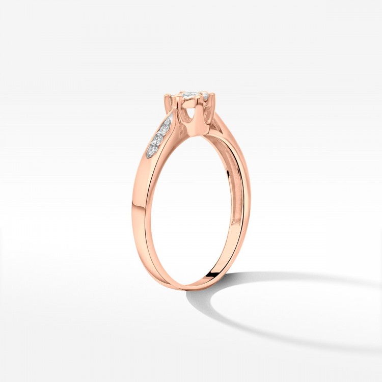Pierścionek z żółtego złota z diamentami  - próba 585 0,13CT PV-201C