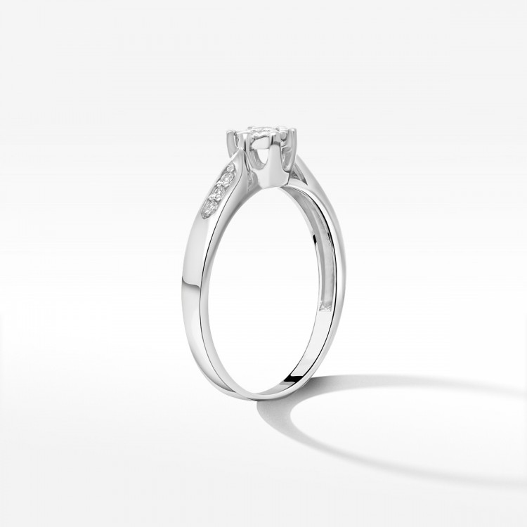 Pierścionek z różowego złota z diamentami  - próba 585 0,13CT PV-201B
