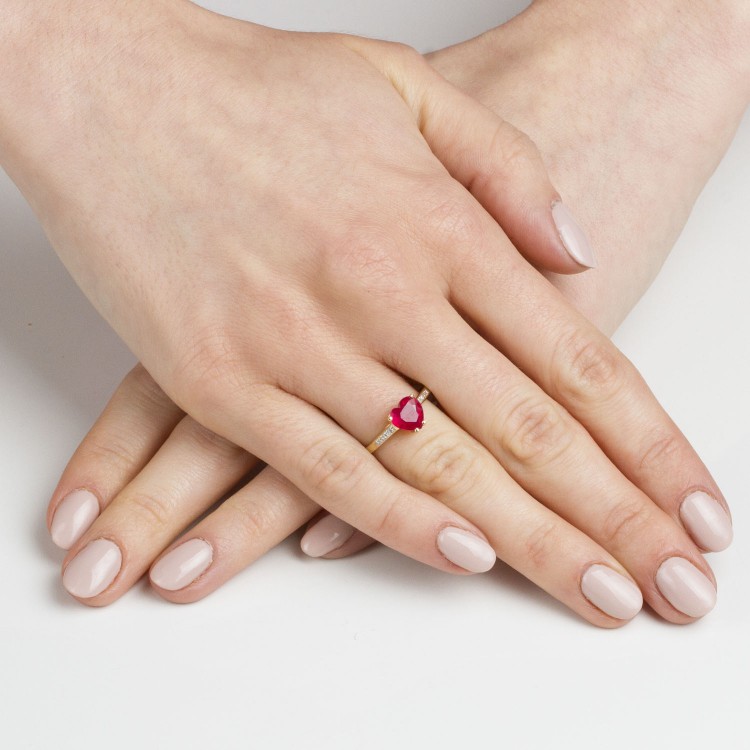 Pierścionek z żółtego złota z rubinem - próba 585 1,74CT PV-053AR