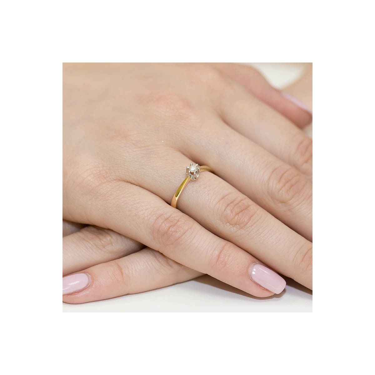Pierścionek z różowego złota z diamentem - próba 585 0,10CT PV-226C