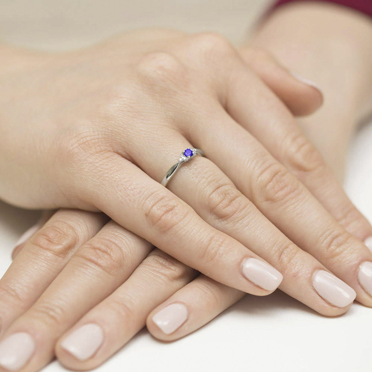 Pierścionek z żółtego złota z tanzanitem - próba 585 0,18CT PV-199ATan