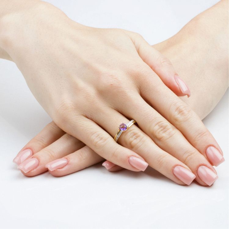 Pierścionek z białego złota z ametystem - próba 585 0,53CT PV-084BA