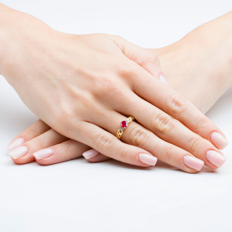 Pierścionek z żółtego złota z rubinem - próba 585 0,62CT PV-038AR
