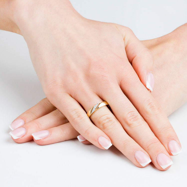Pierścionek z białego złota z diamentami  - próba 585 0,02CT PV-045B
