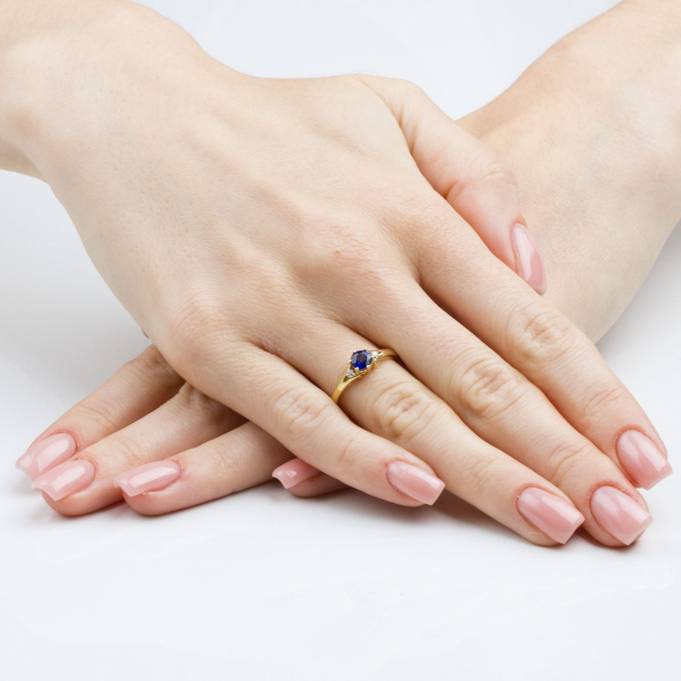 Pierścionek z żółtego złota z szafirem - próba 585 0,529CT PV-068AS