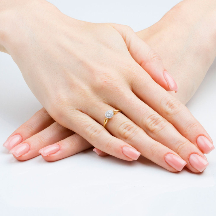 Pierścionek z żółtego złota z diamentami - próba 585 0,13CT PV-086A