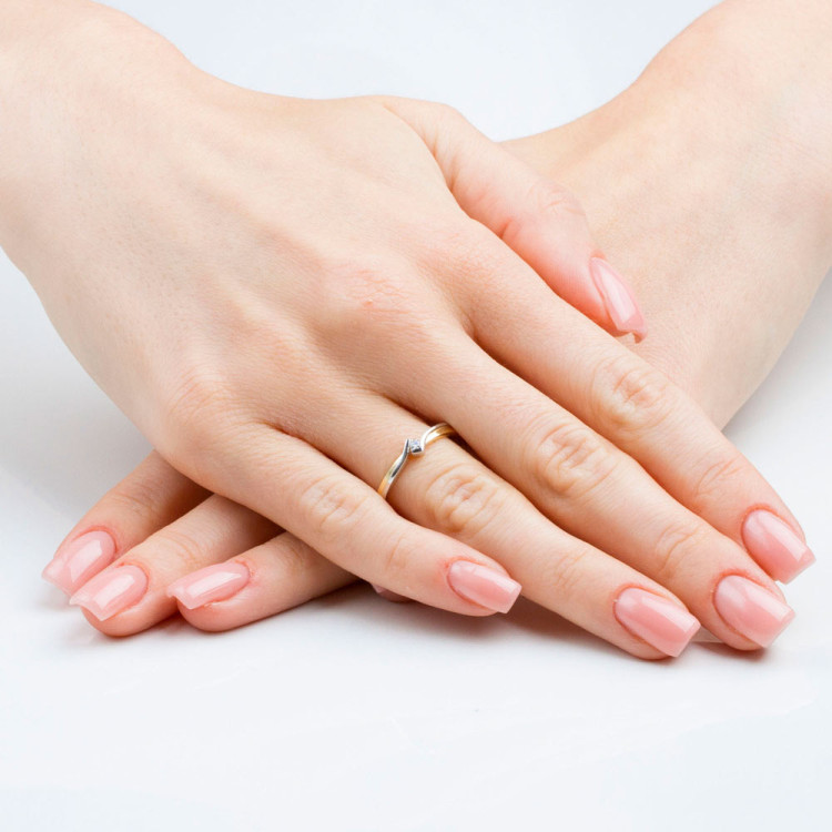 Pierścionek z różowego złota z diamentem - próba 585 0,04CT PV-122C