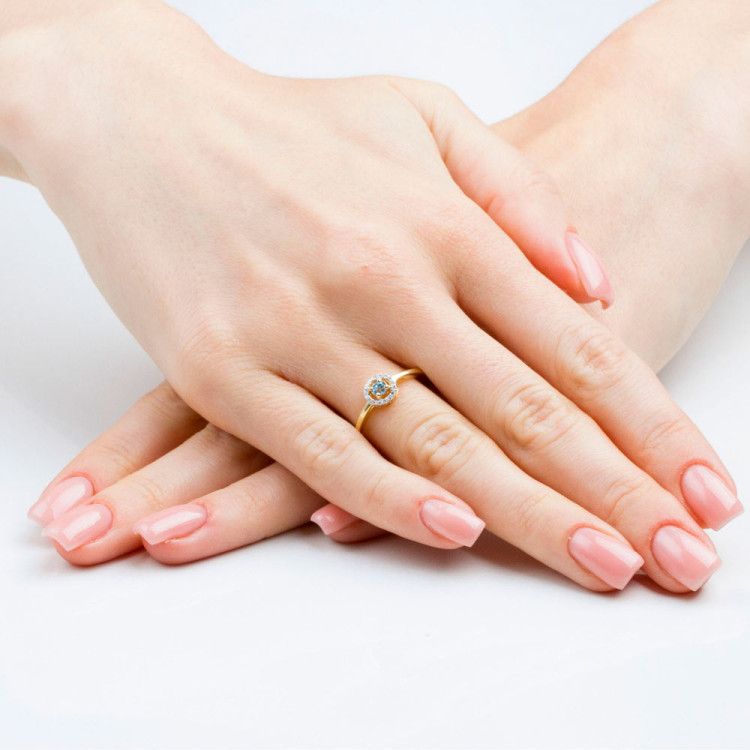 Pierścionek ze złota z topazem i diamentami