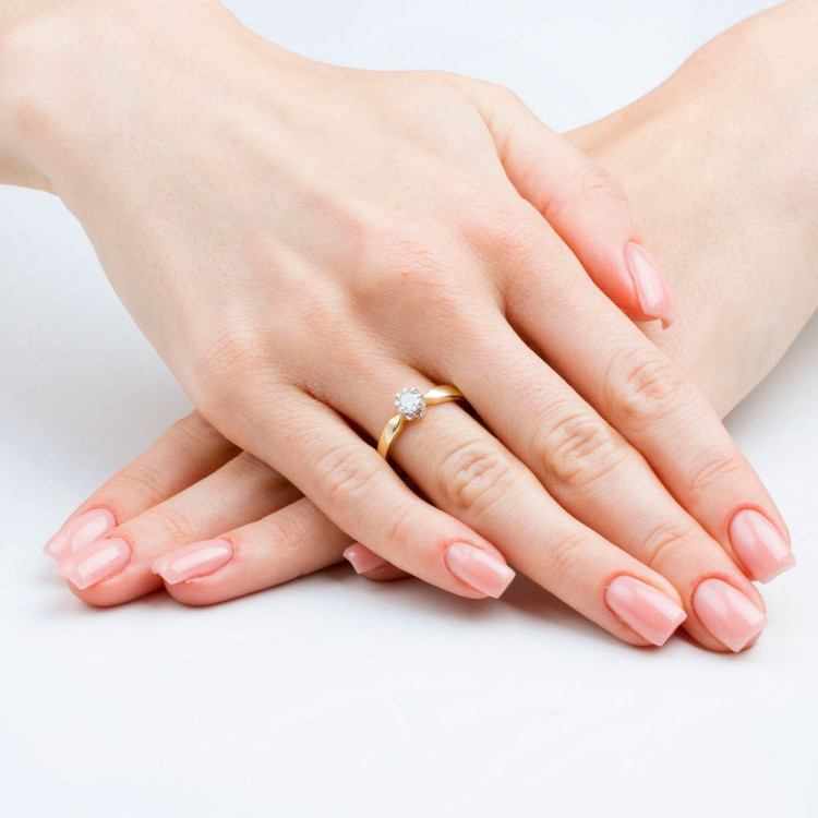 Pierścionek z żółtego złota z diamentem - próba 585 0,30CT PV-195A