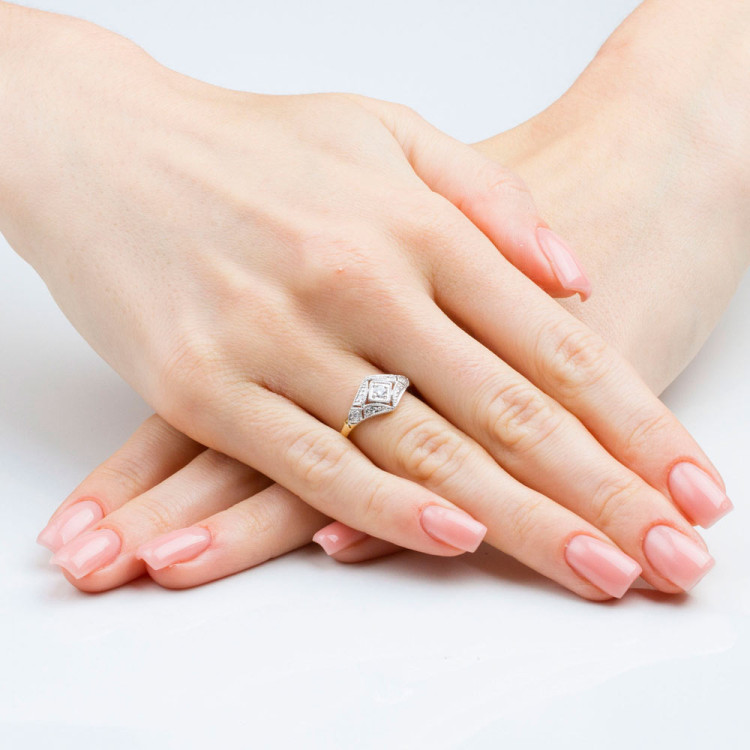 Pierścionek z różowego złota z diamentami  - próba 585 0,19CT PV-216C