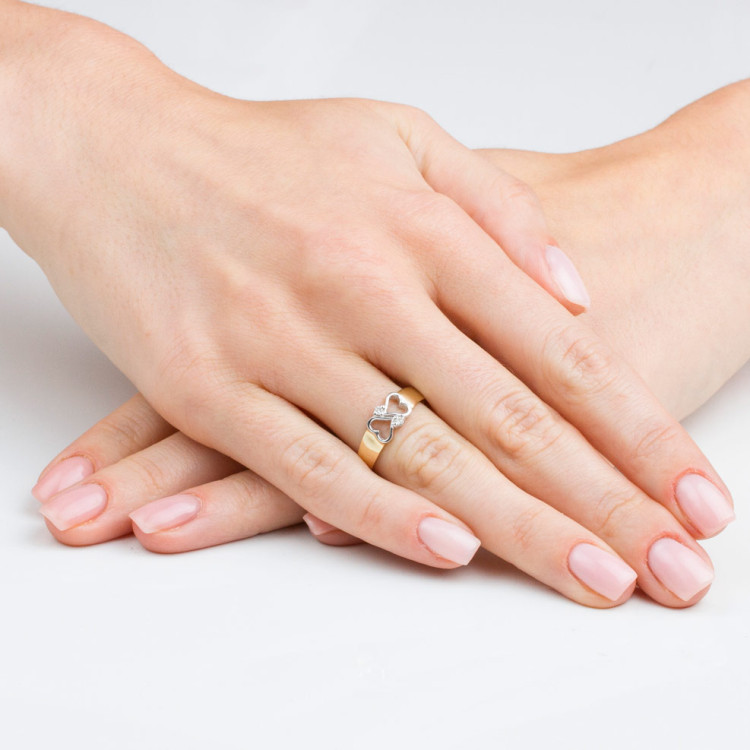 Pierścionek z różowego złota z diamentami  - próba 585 0,04CT PV-230C
