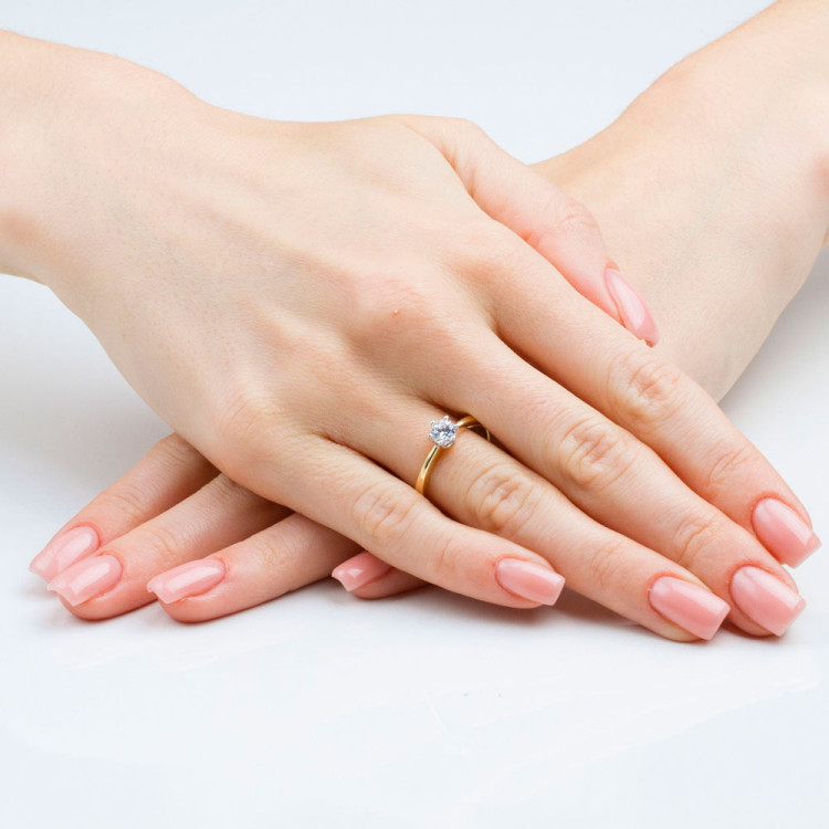 Pierścionek z żółtego złota z diamentem - próba 585 0,50CT PV-242A