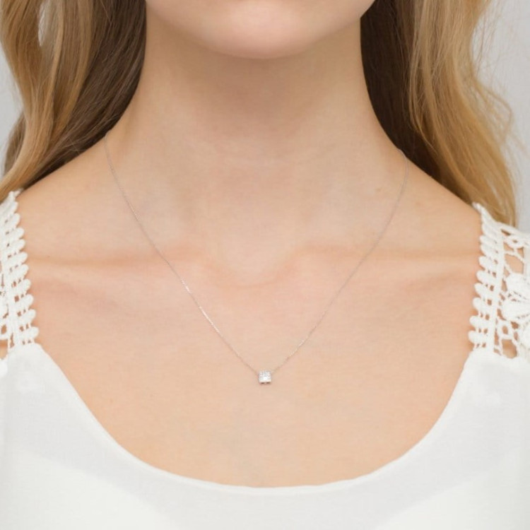 Naszyjnik z białego złota z diamentami  - próba 585 0,08CT C-013B