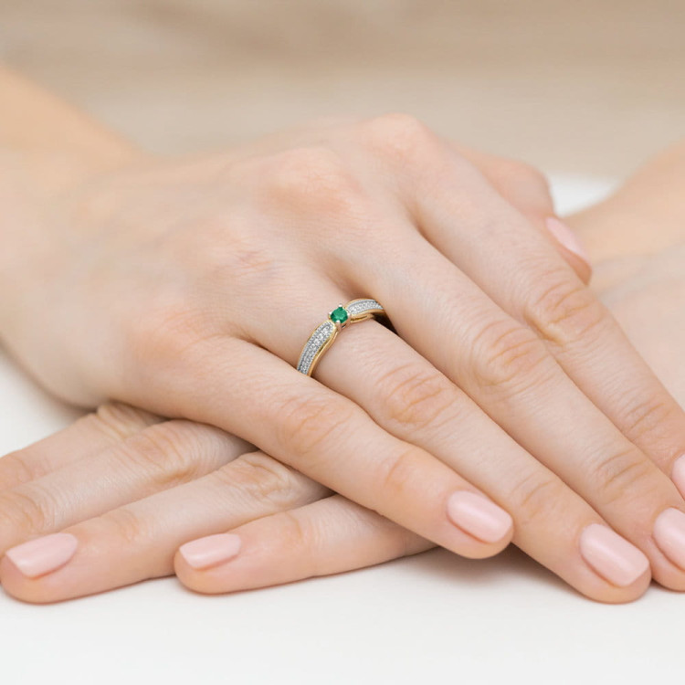Pierścionek z białego złota ze szmaragdem - próba 585 0,24CT PV-299BSZ