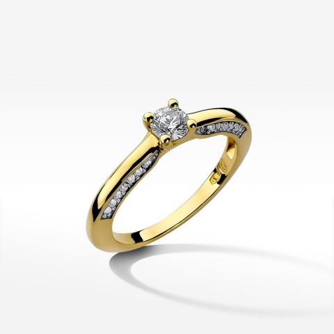 Pierścionek z żółtego złota z diamentami  - próba 585 0,44CT W-009A