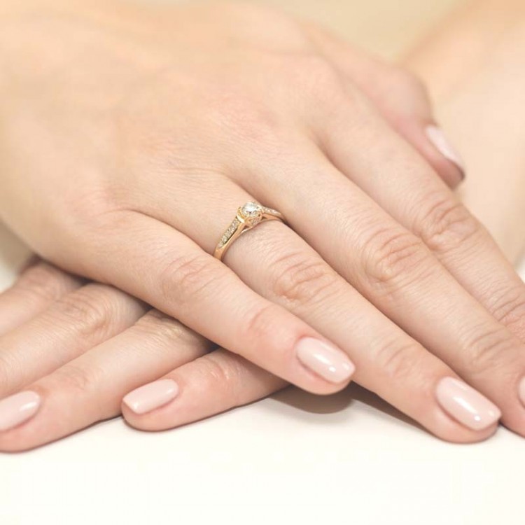 Pierścionek z żółtego złota z diamentami  - próba 585 0,33CT W-016A