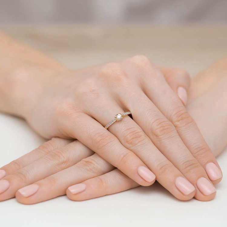 Pierścionek z białego złota z diamentami  - próba 585 0,15CT W-435B