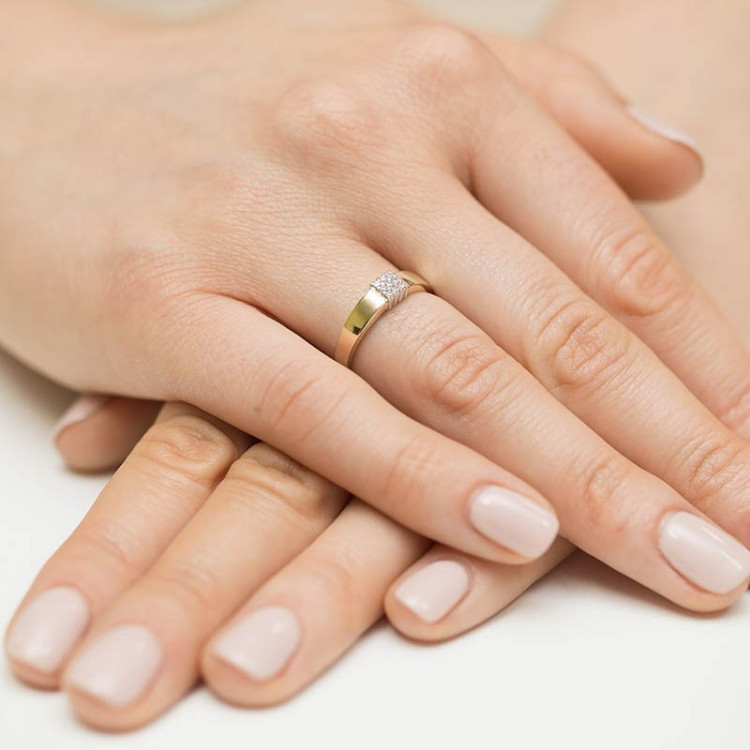 Pierścionek z białego złota z diamentami  - próba 585 0,08CT PV-207B