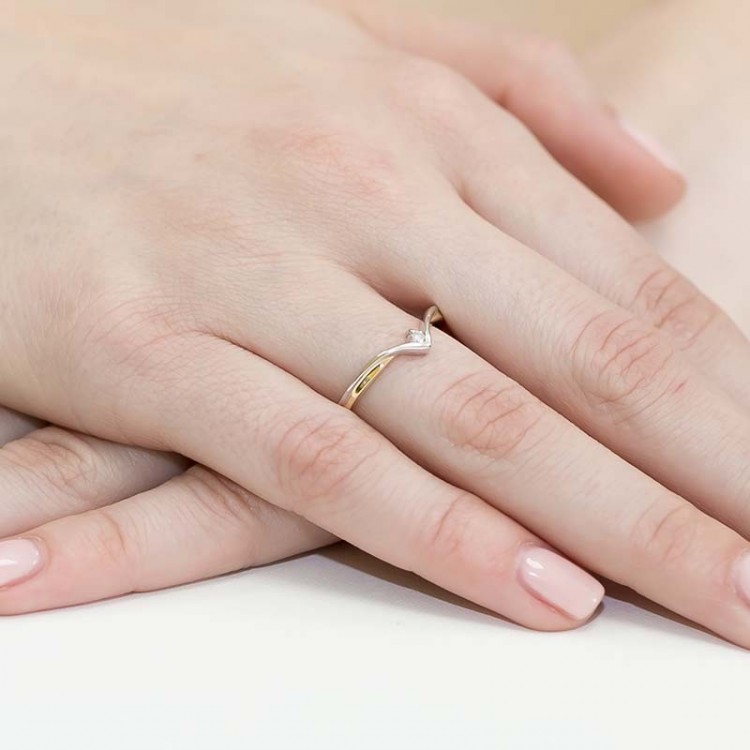 Pierścionek z białego złota z diamentem - próba 585 0,04CT W-051B