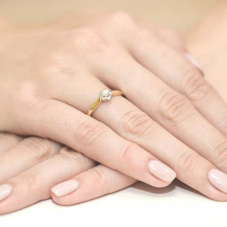 Pierścionek z białego złota z diamentem - próba 585 0,15CT W-062B
