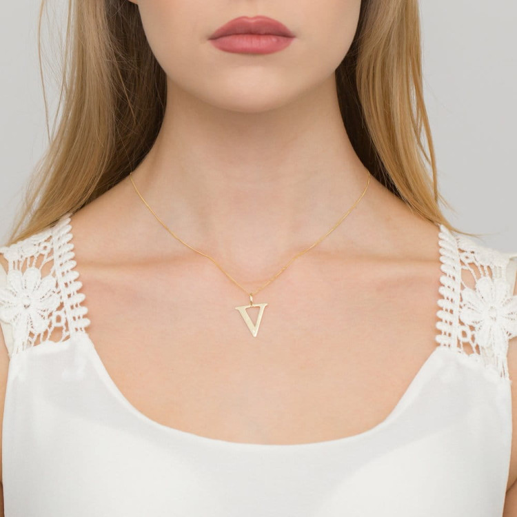 Zawieszka z żółtego złota z diamentem - próba 585 0,005CT LITERKA V