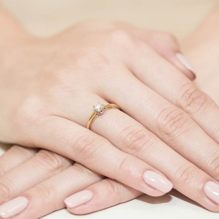Pierścionek z białego złota z diamentem - próba 585 0,15CT W-133B