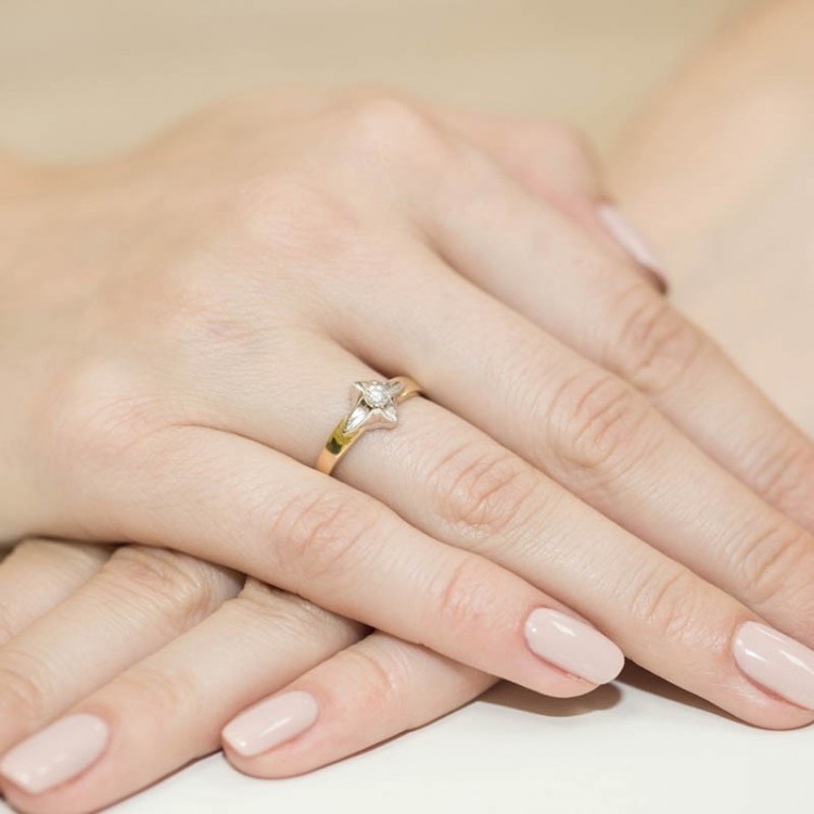 Pierścionek z białego złota z diamentem - próba 585 0,30CT W-155B