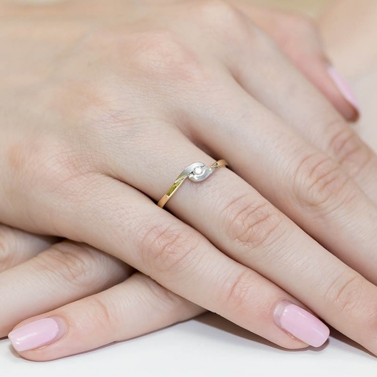Pierścionek z białego złota z diamentem - próba 585 0,05CT W-158B