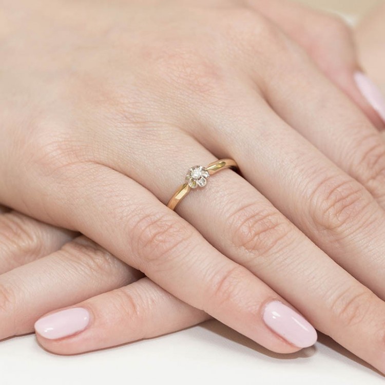 Pierścionek z żółtego złota z diamentem - próba 585 0,04CT W-187A