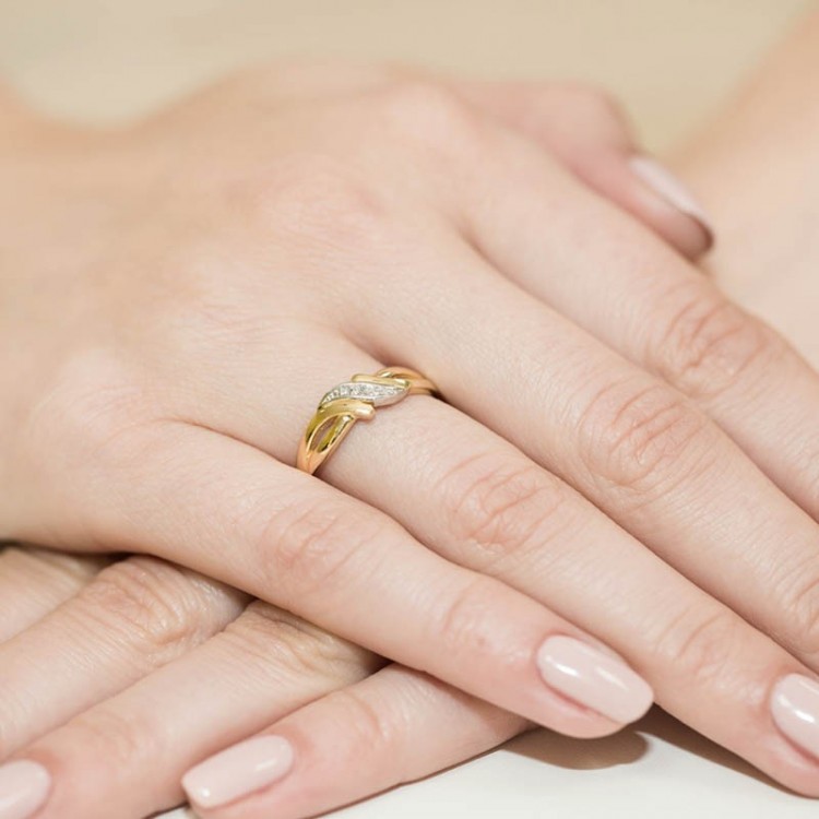 Pierścionek z żółtego złota z diamentami  - próba 585 0,02CT W-192A